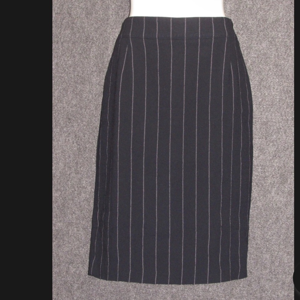 Armani Collezioni Gray Pinstripe Pencil Skirt Sz 8 Italian Luxury Office Siren